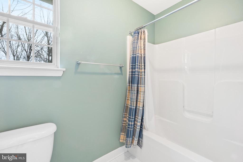 6692 GLEN LANE