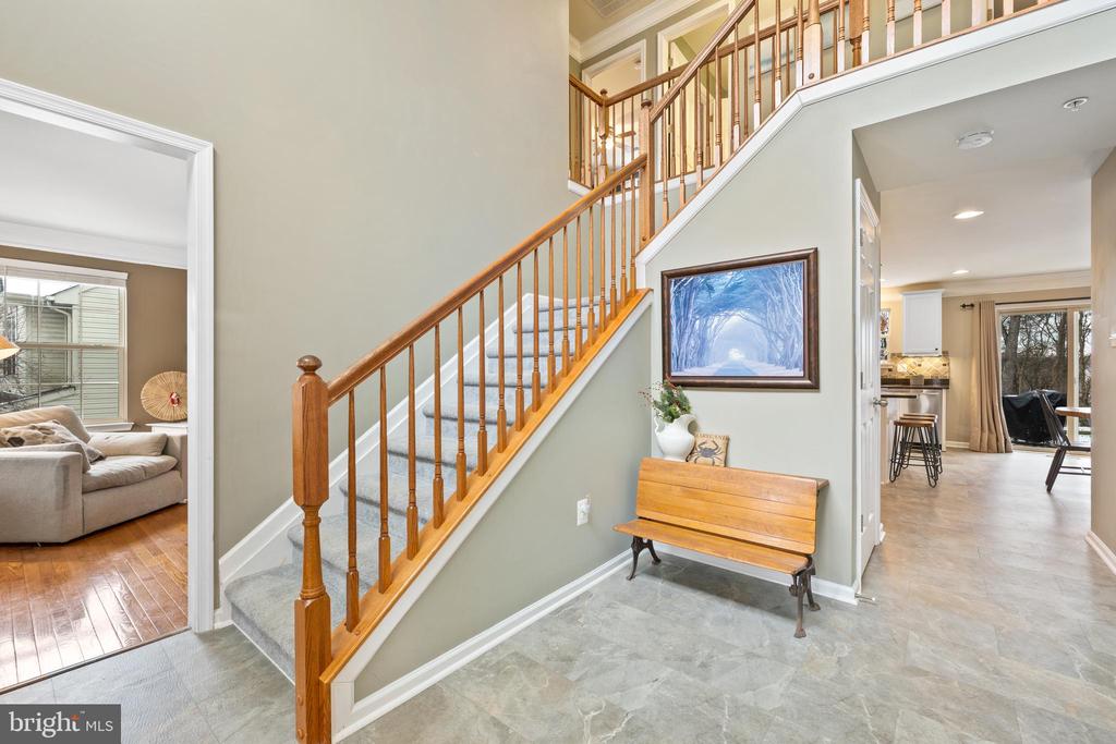 6692 GLEN LANE