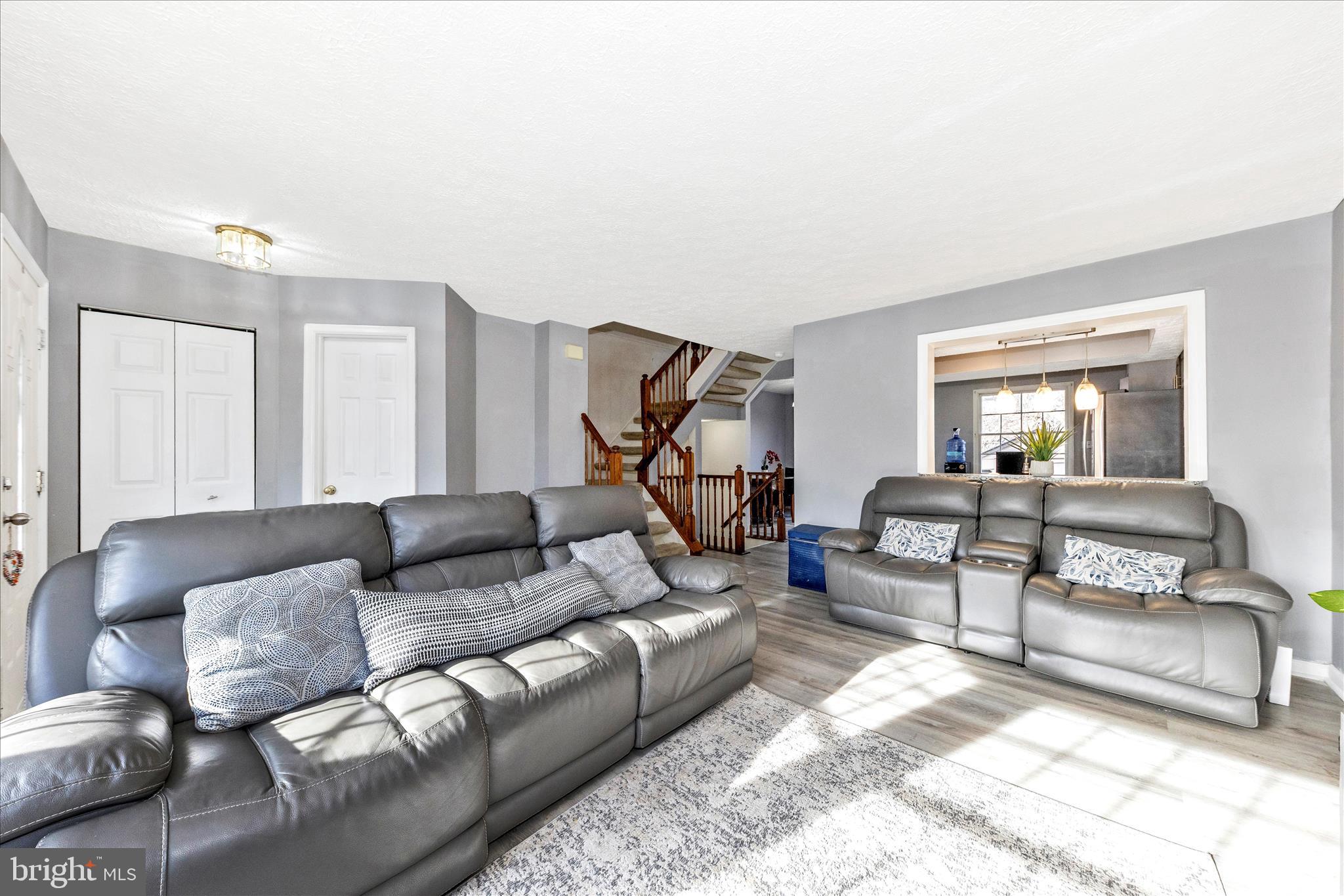 6214 HASTINGS COURT