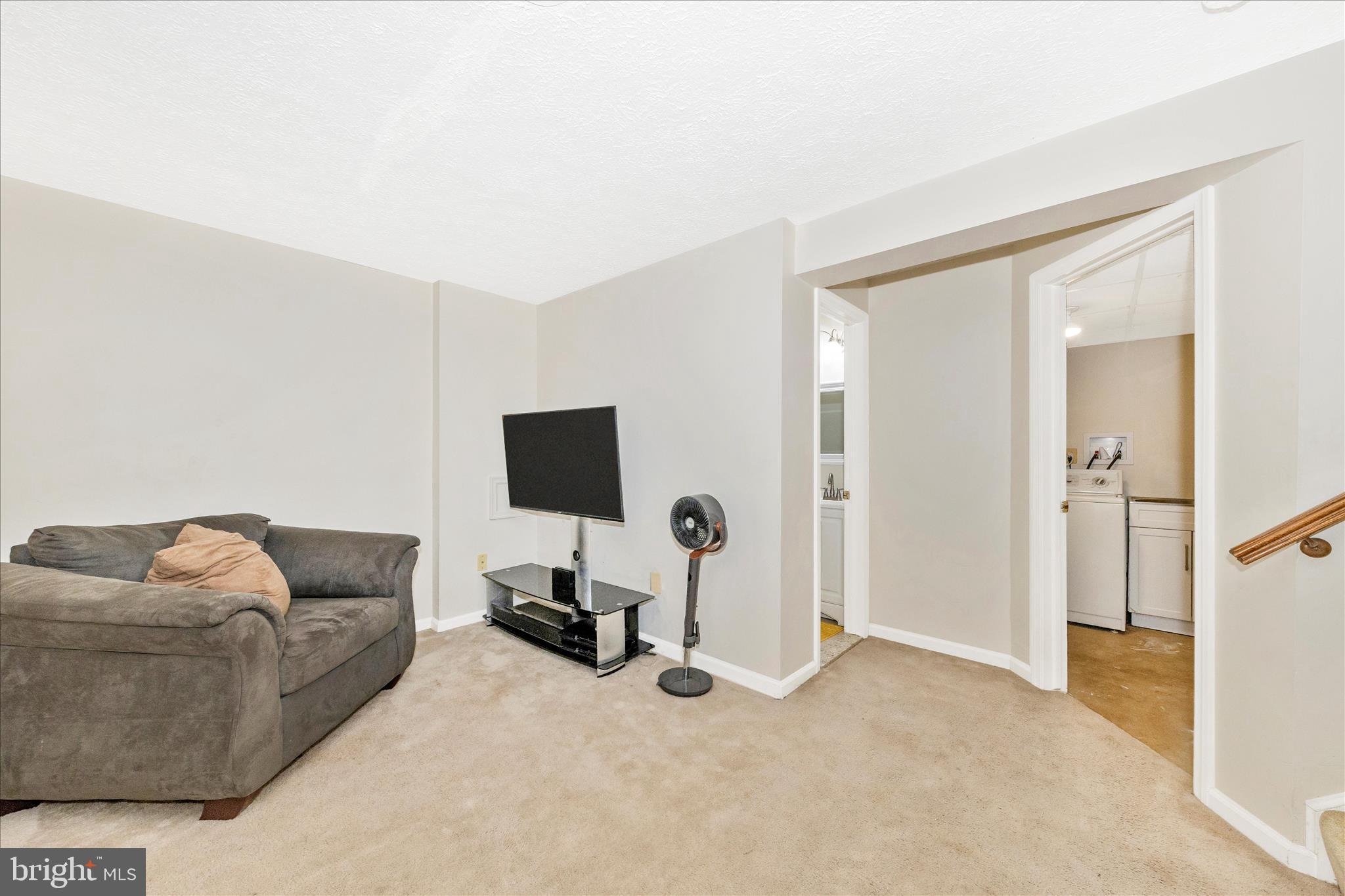 6214 HASTINGS COURT