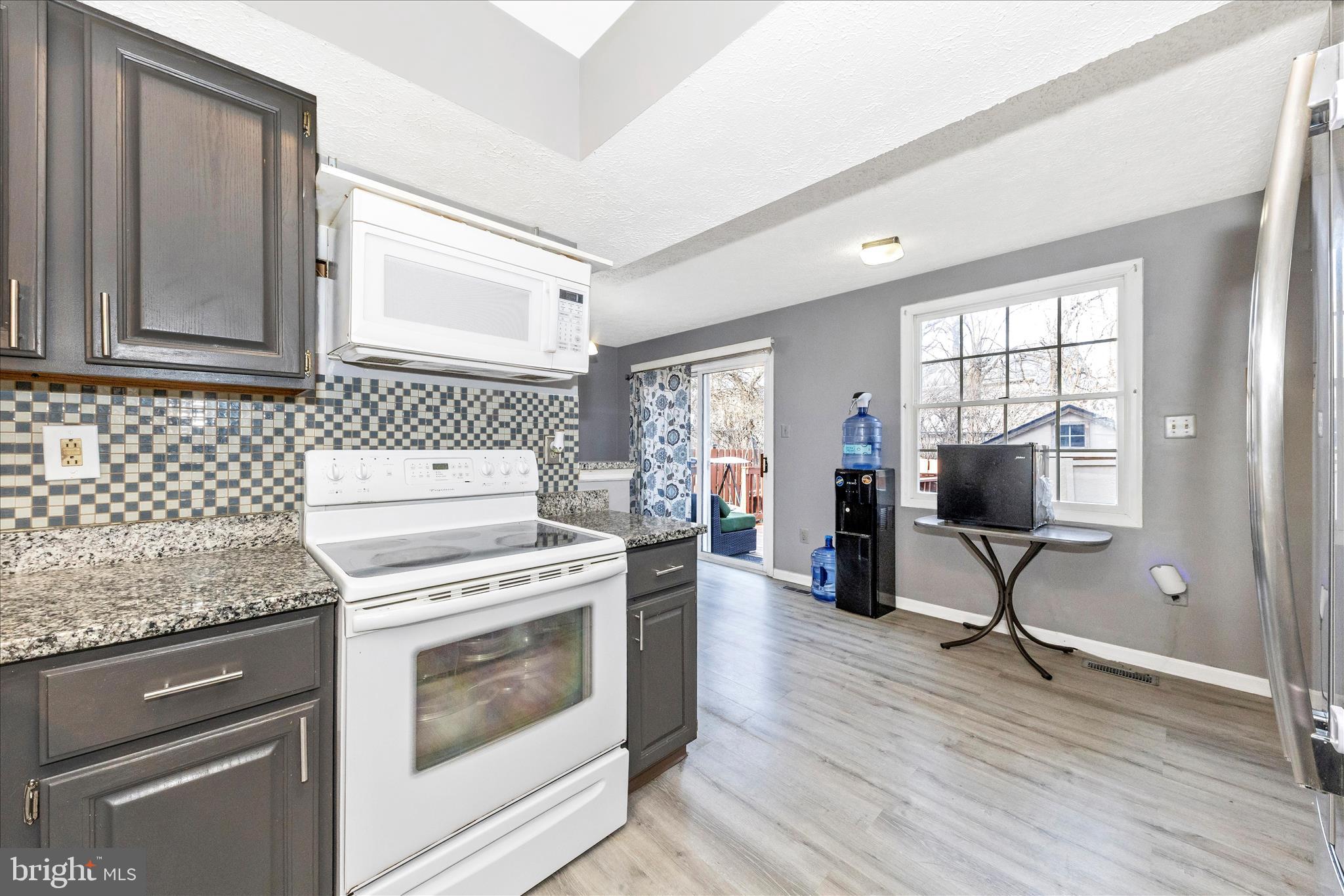 6214 HASTINGS COURT
