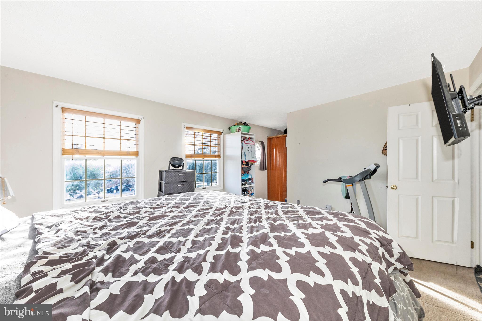 6214 HASTINGS COURT