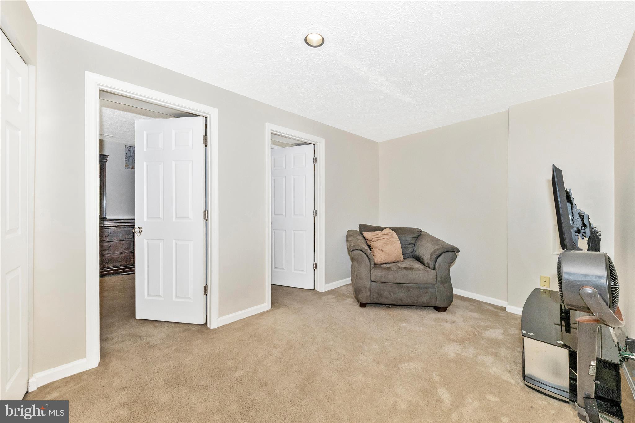 6214 HASTINGS COURT