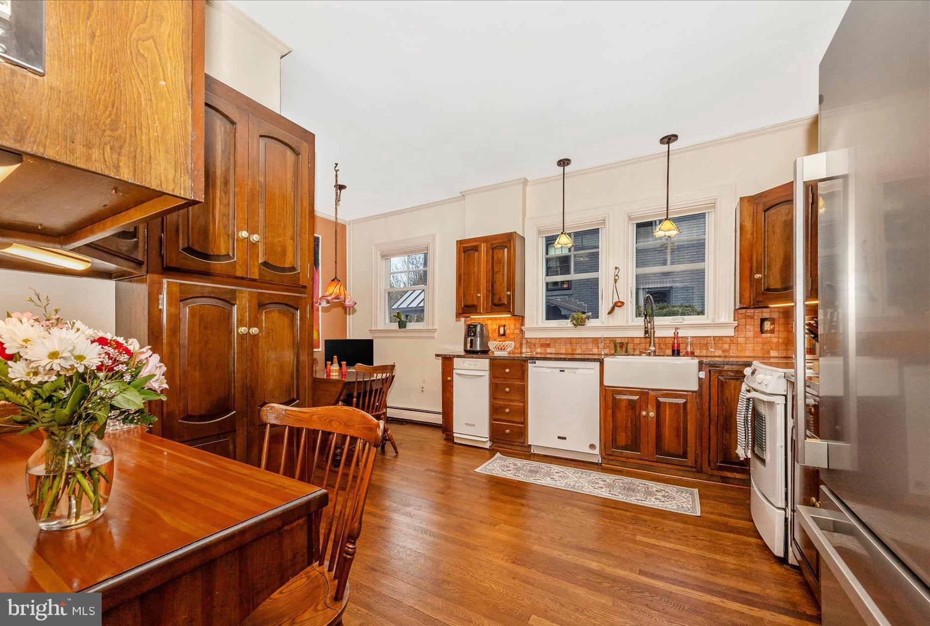 328 LINDBERGH AVENUE