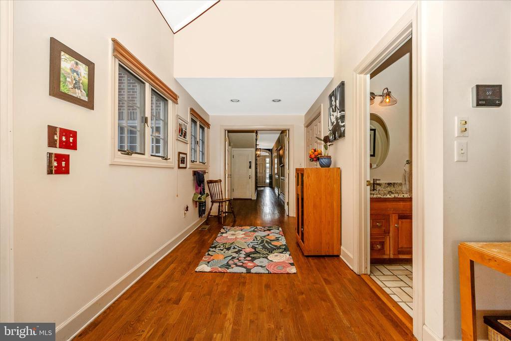 328 LINDBERGH AVENUE