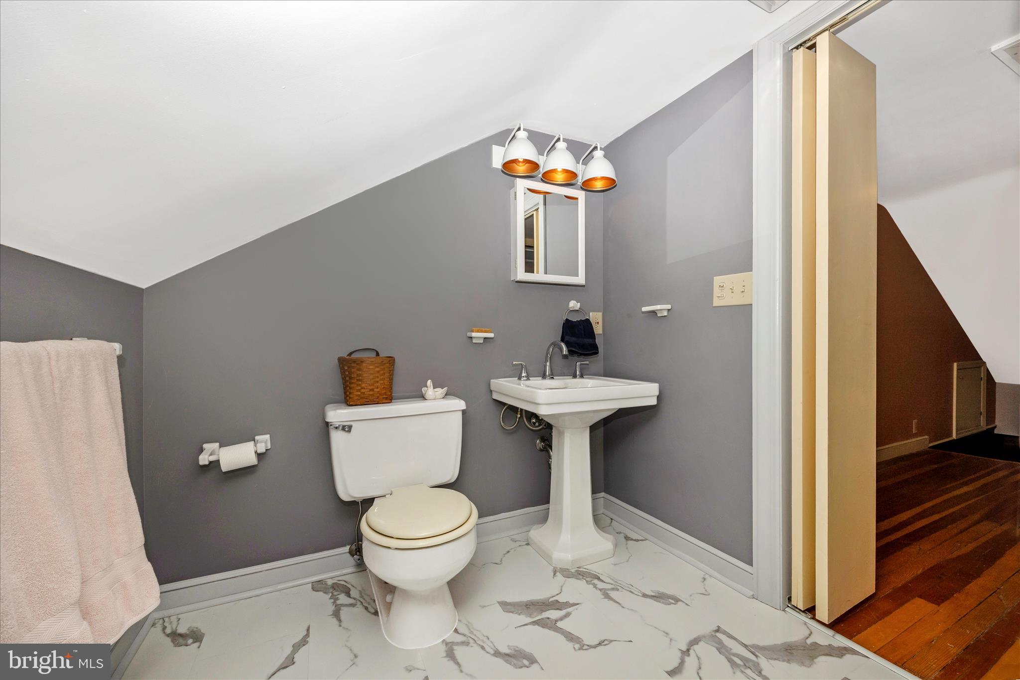 328 LINDBERGH AVENUE