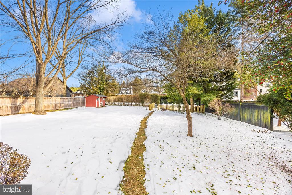 328 LINDBERGH AVENUE