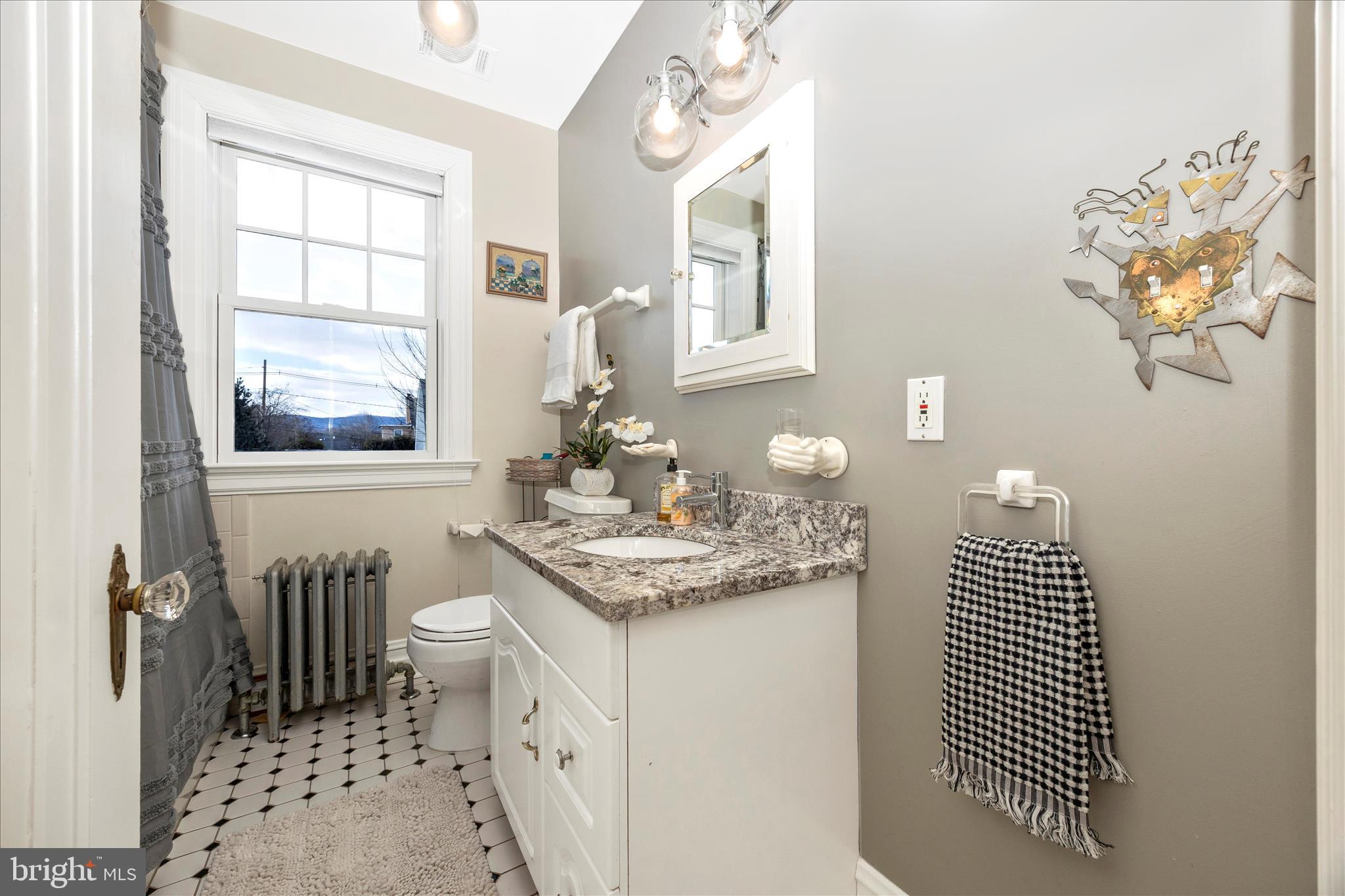 328 LINDBERGH AVENUE