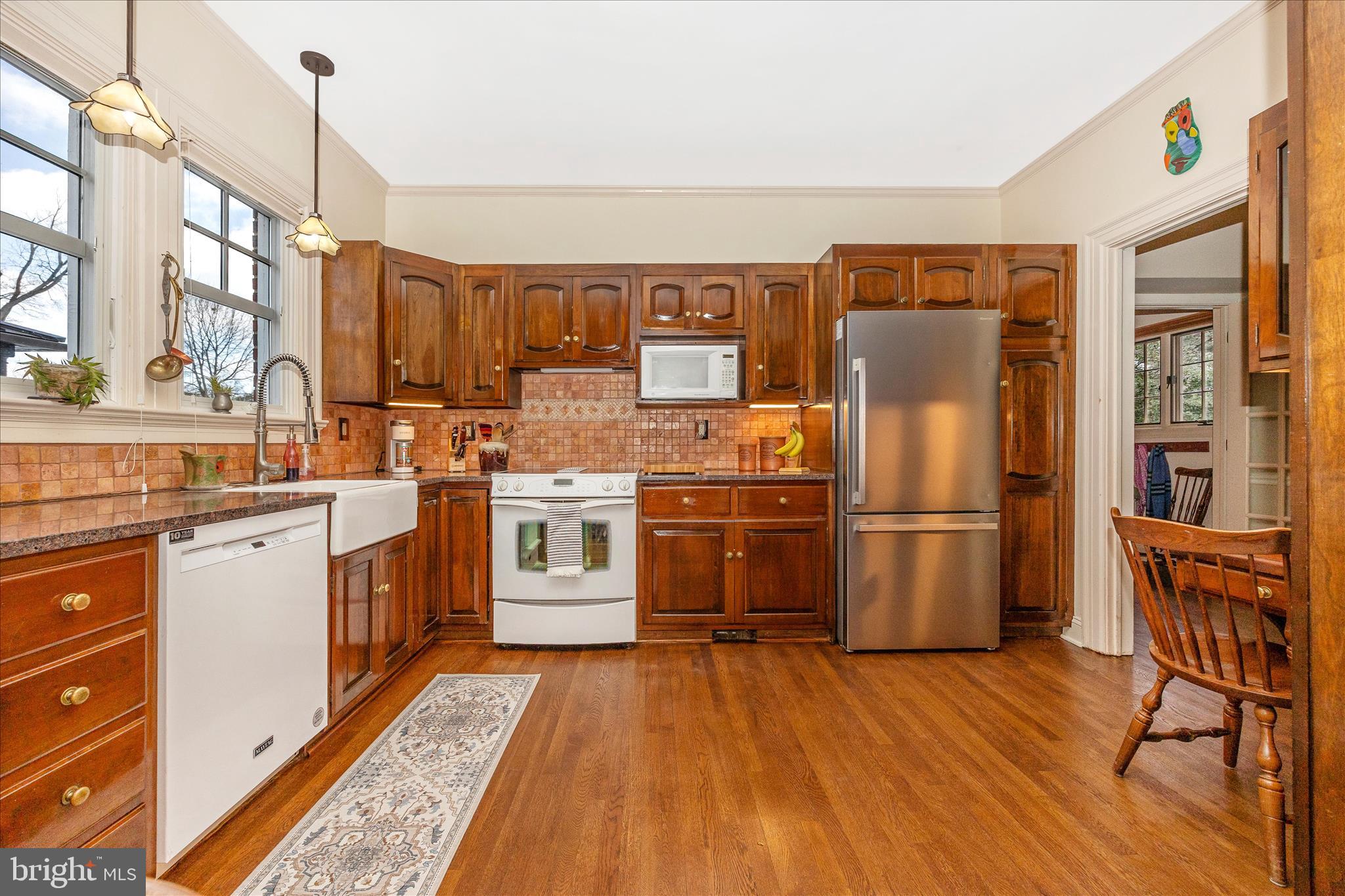 328 LINDBERGH AVENUE