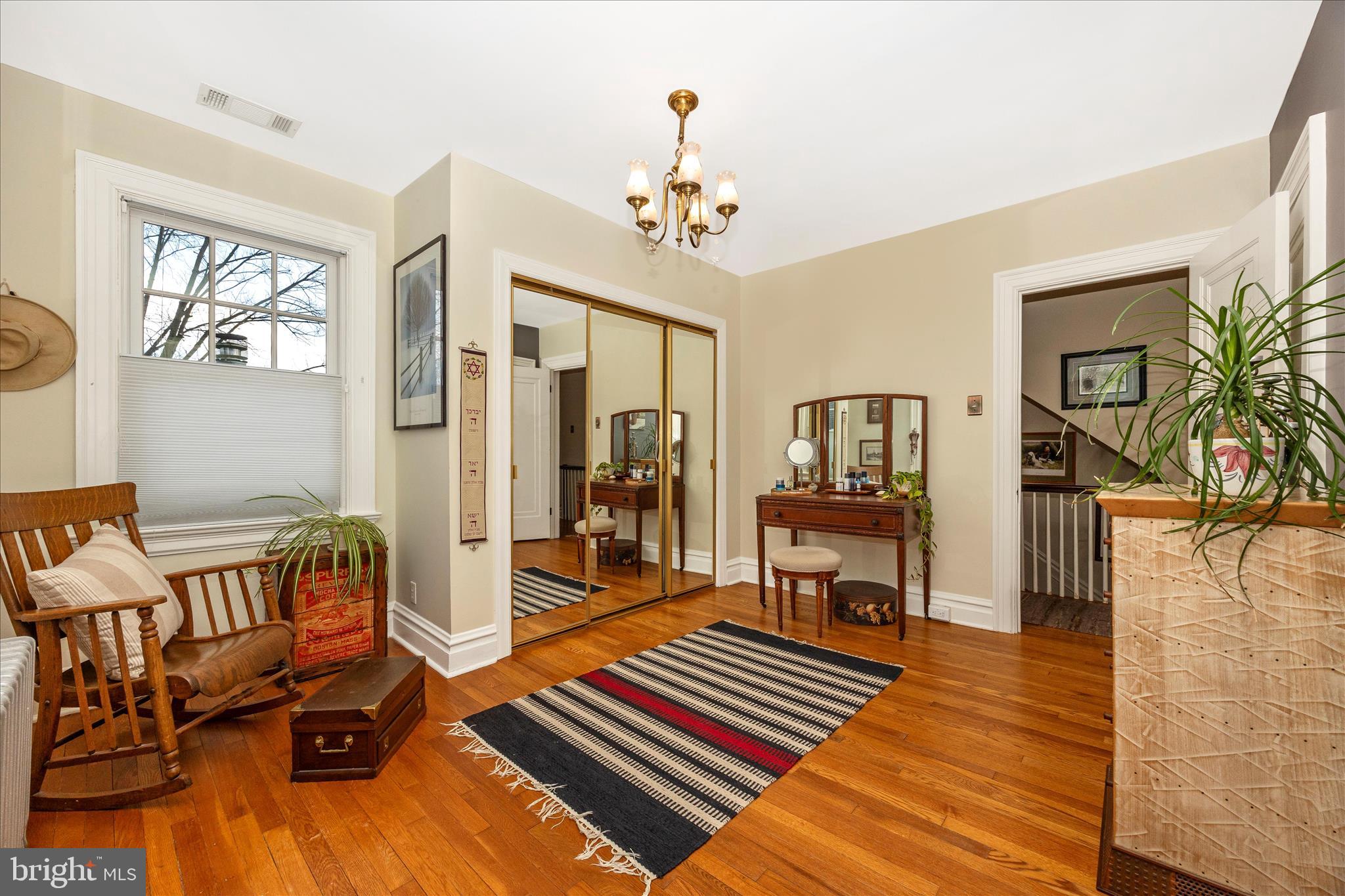 328 LINDBERGH AVENUE