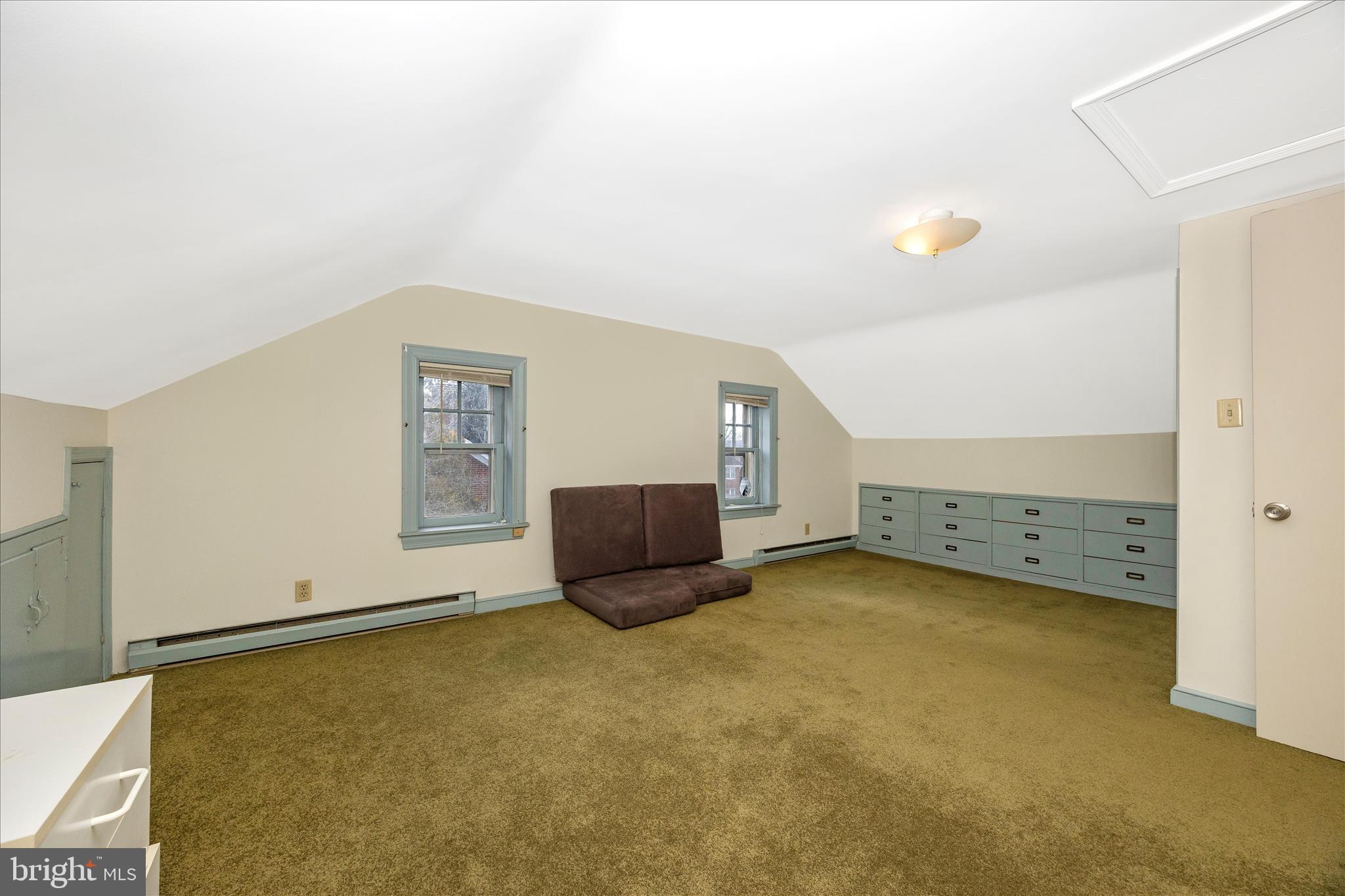 328 LINDBERGH AVENUE