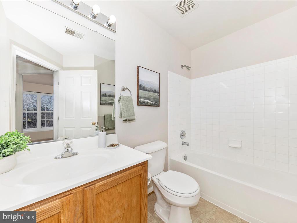 5810 WHITEROSE WAY