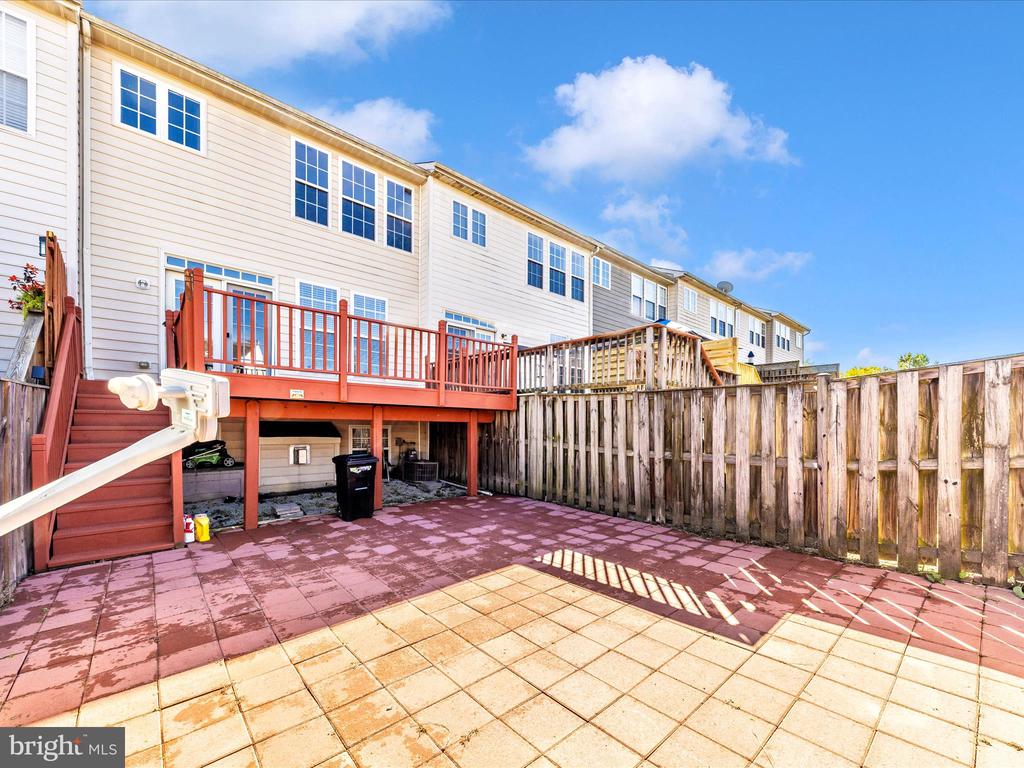 5810 WHITEROSE WAY