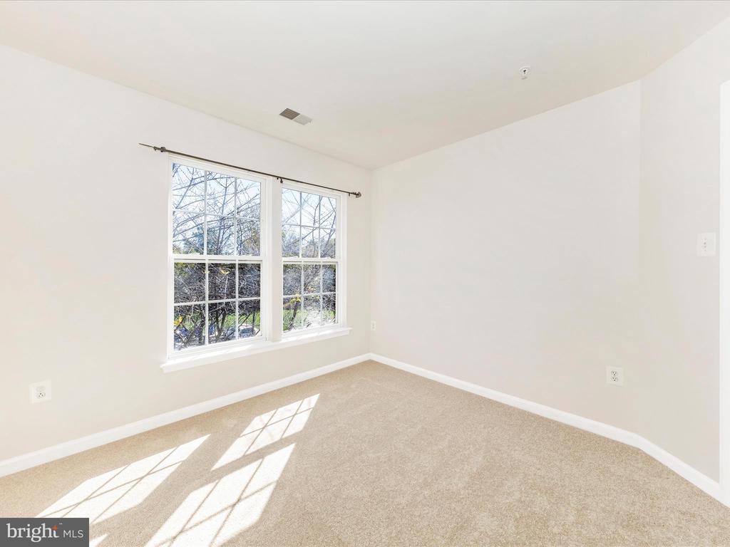 5810 WHITEROSE WAY