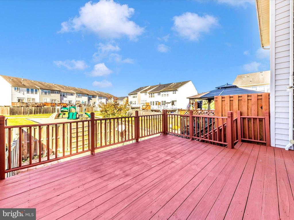 5810 WHITEROSE WAY