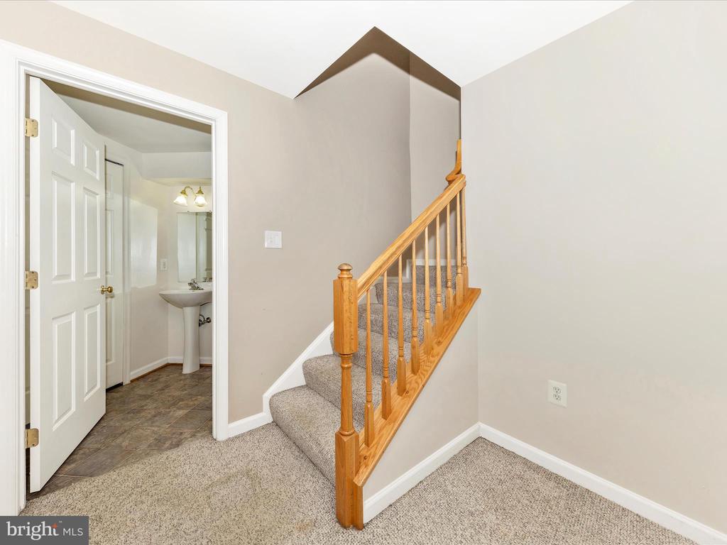 5810 WHITEROSE WAY