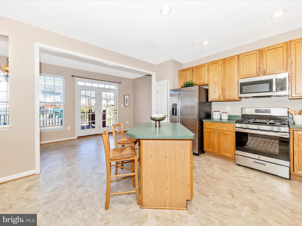 5810 WHITEROSE WAY