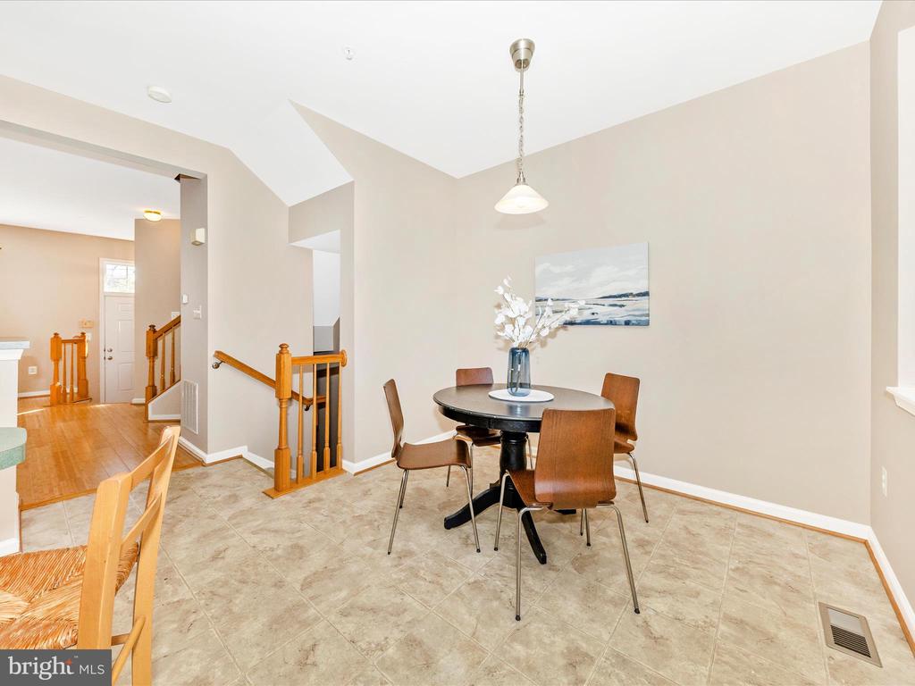 5810 WHITEROSE WAY
