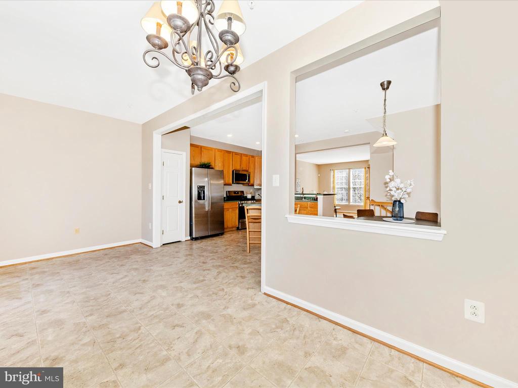 5810 WHITEROSE WAY