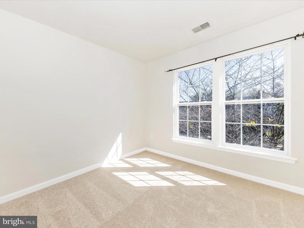 5810 WHITEROSE WAY