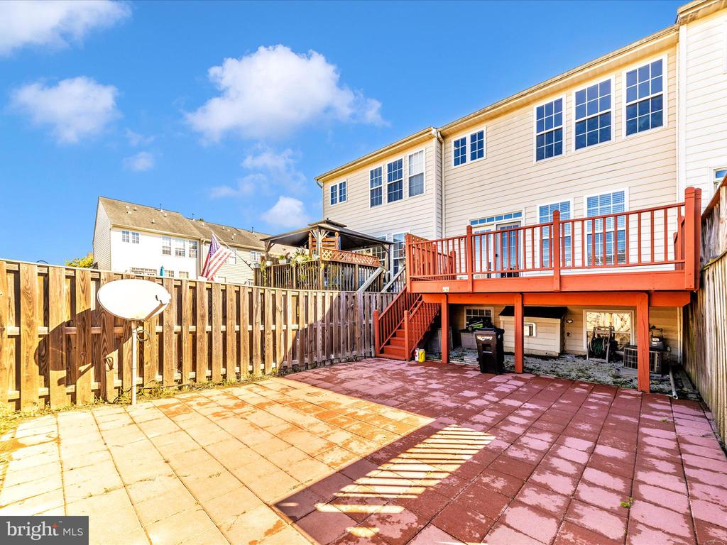 5810 WHITEROSE WAY