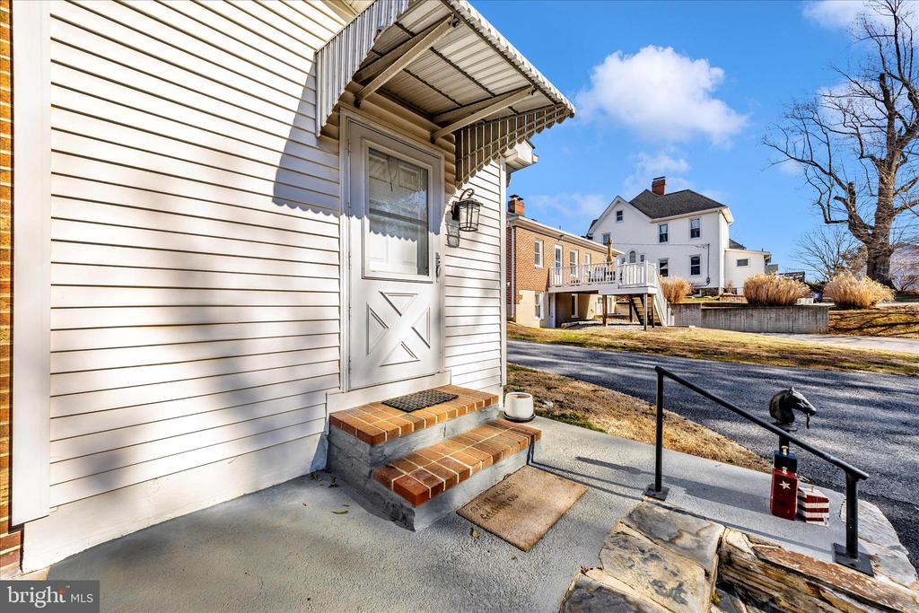 706 E MAIN STREET