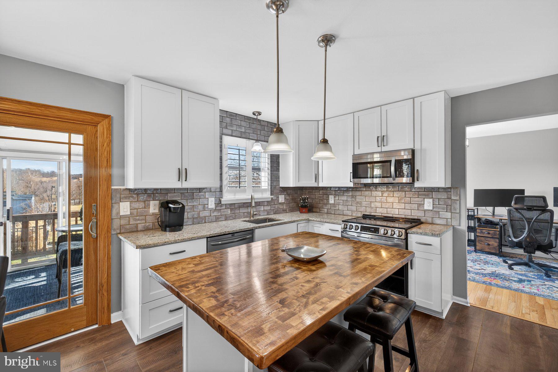 3329 YORKSHIRE COURT