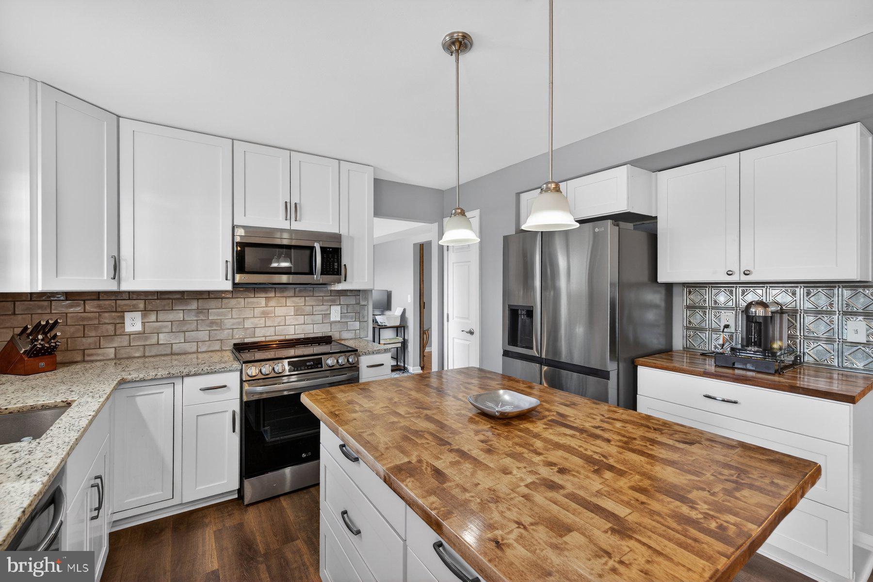 3329 YORKSHIRE COURT