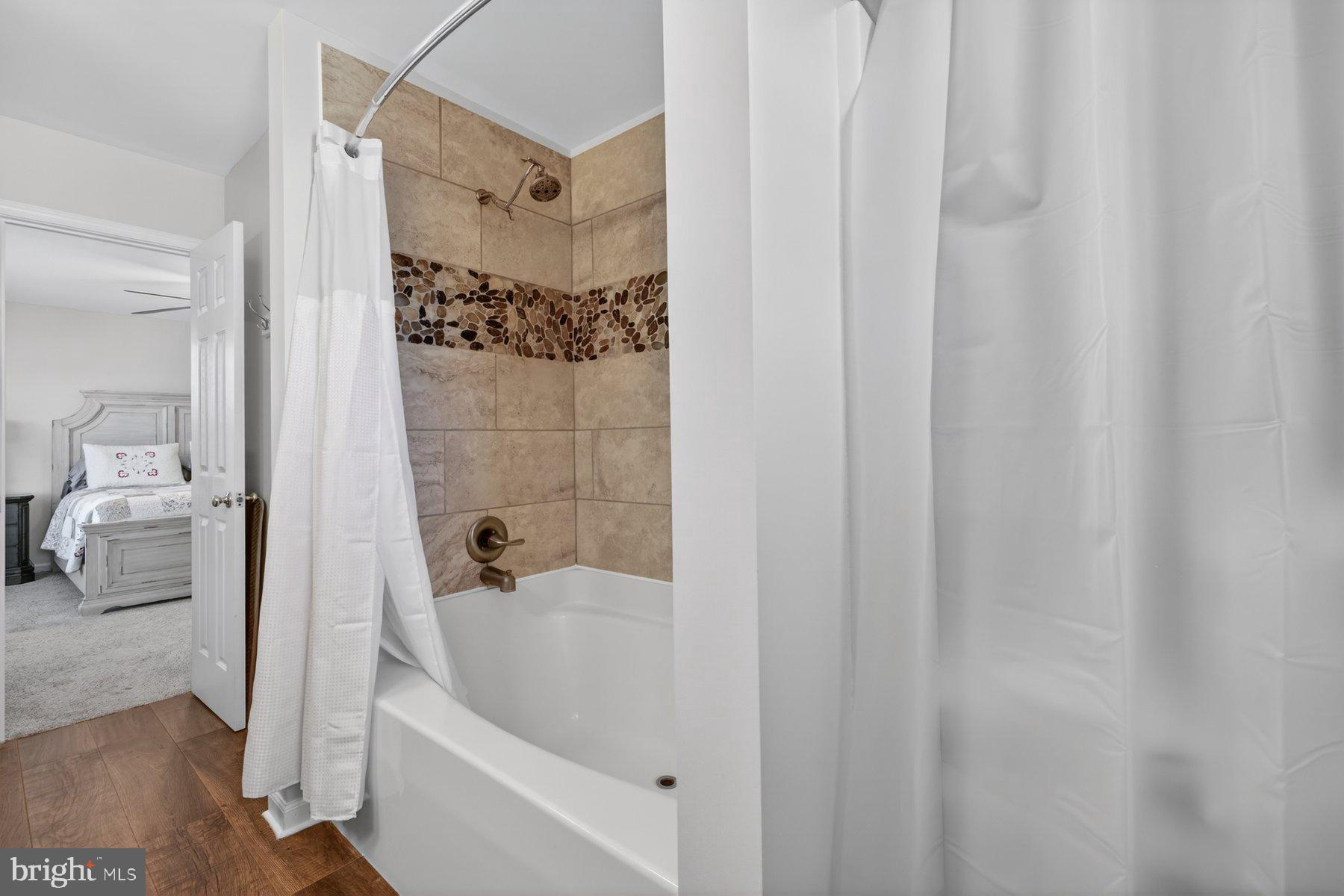 3329 YORKSHIRE COURT