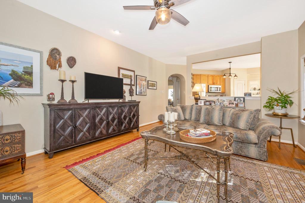 2575 BEAR DEN ROAD