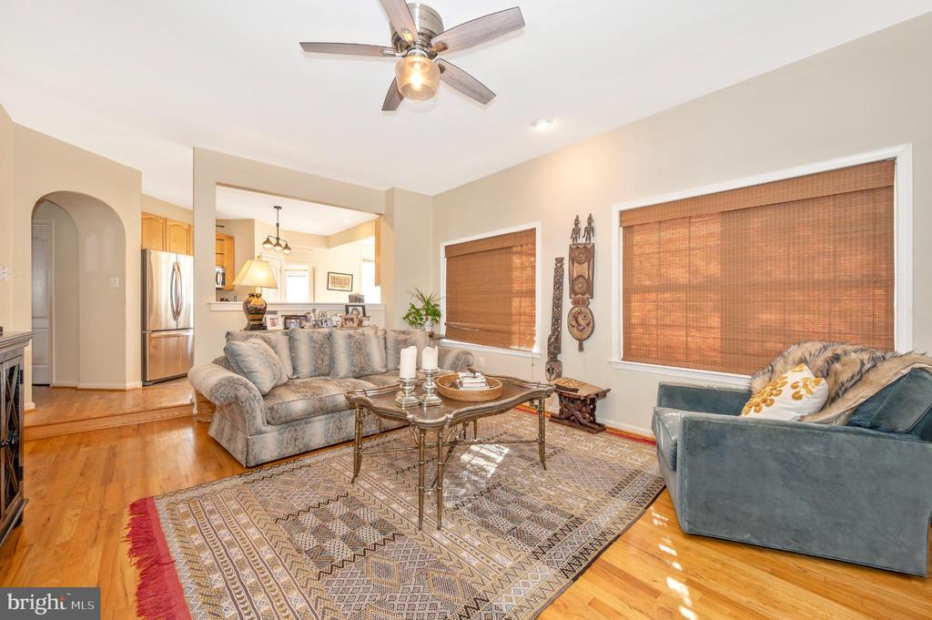 2575 BEAR DEN ROAD