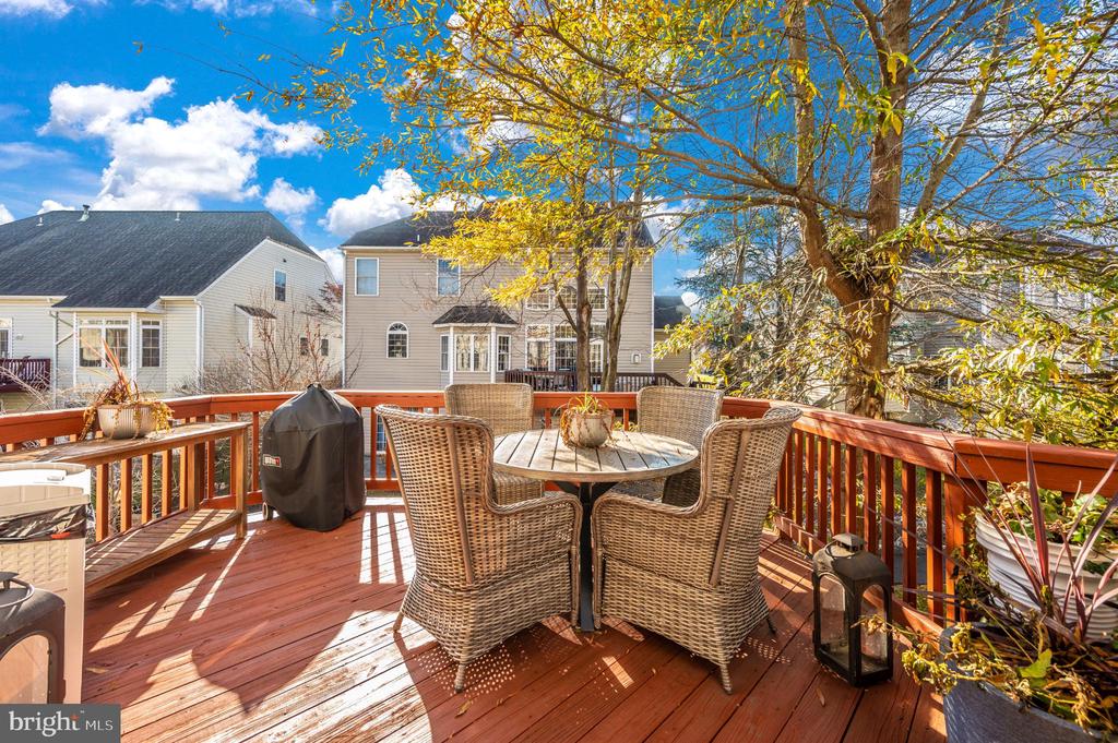 2575 BEAR DEN ROAD