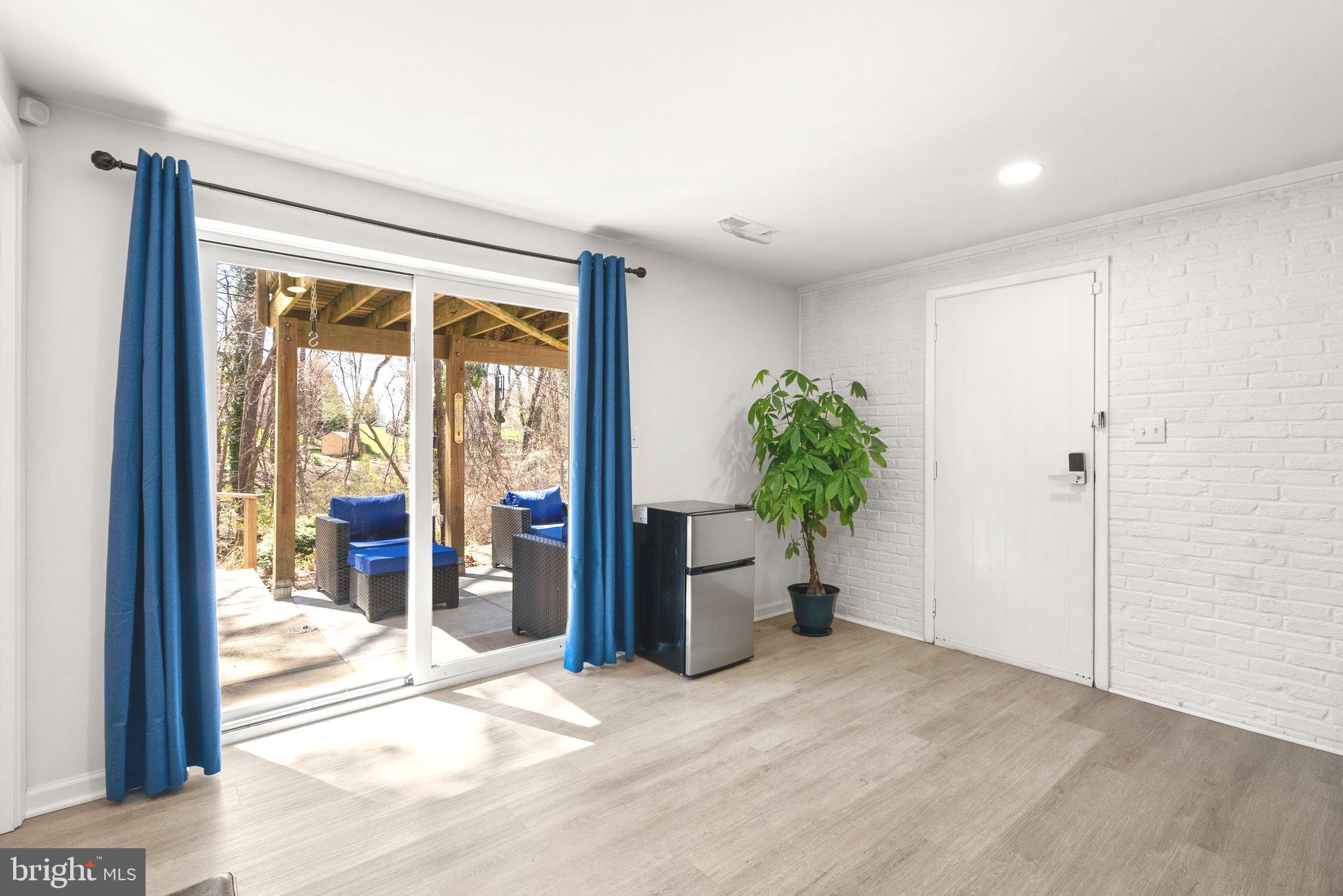 8607 PINECLIFF DRIVE