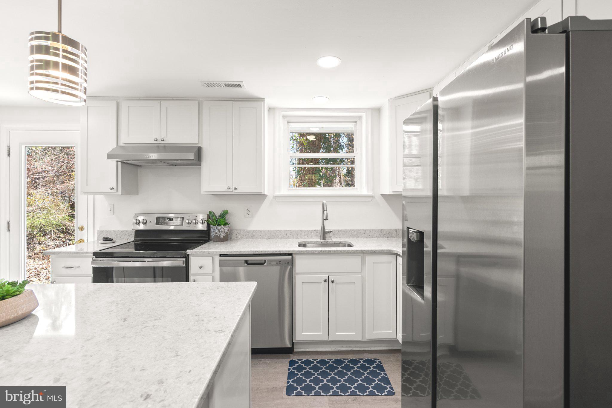 8607 PINECLIFF DRIVE