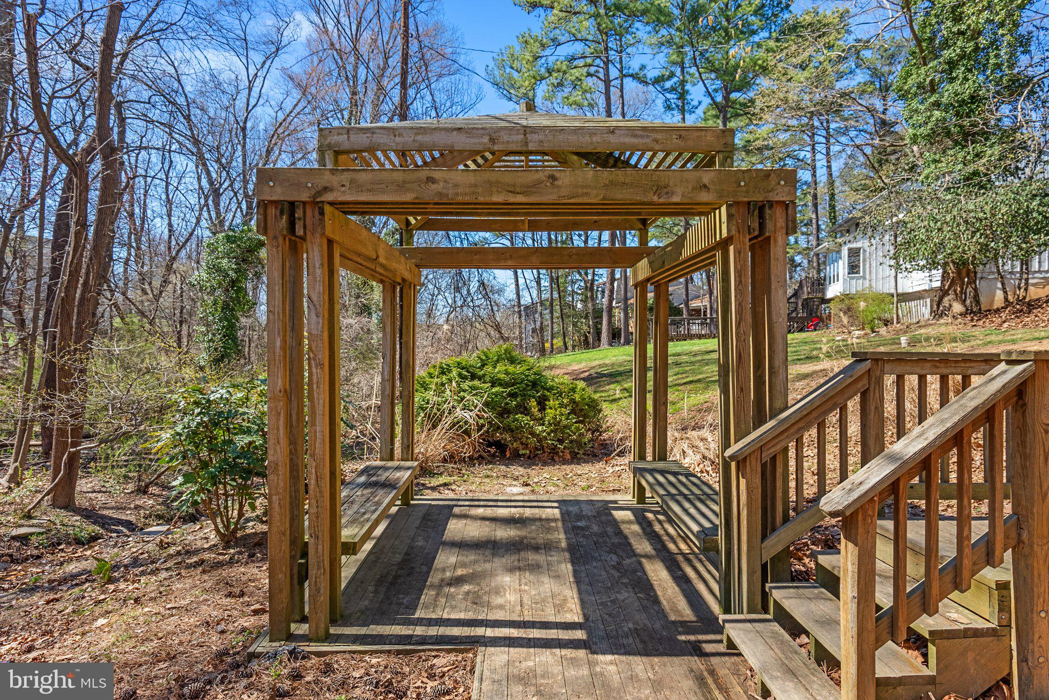 8607 PINECLIFF DRIVE