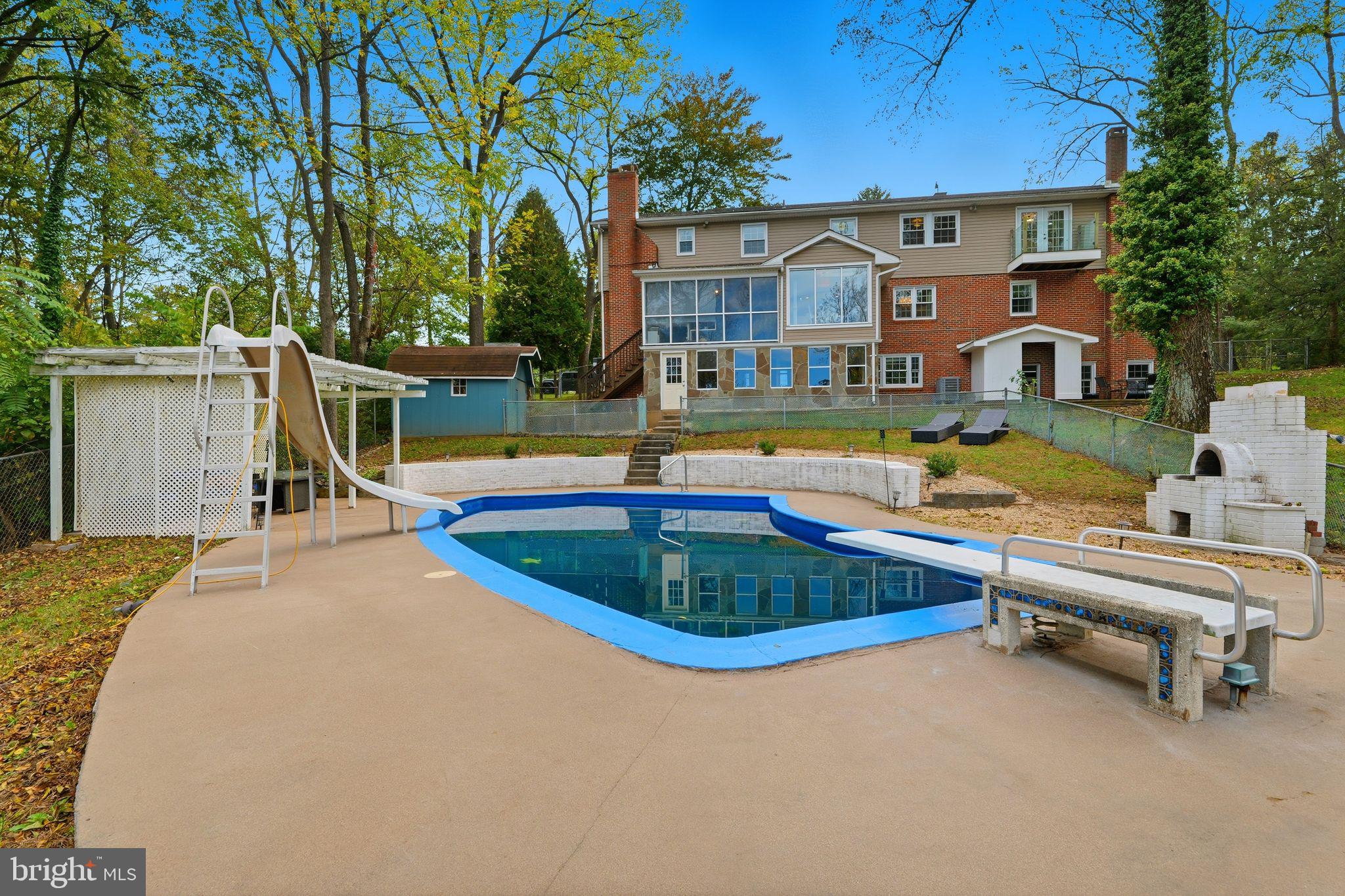 5642 JEFFERSON BOULEVARD