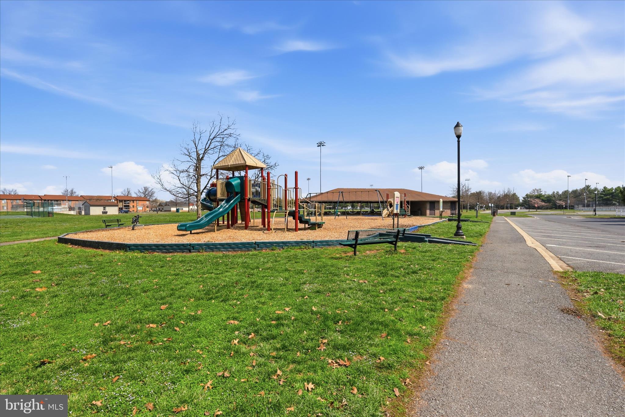 534 LANCASTER PLACE 534