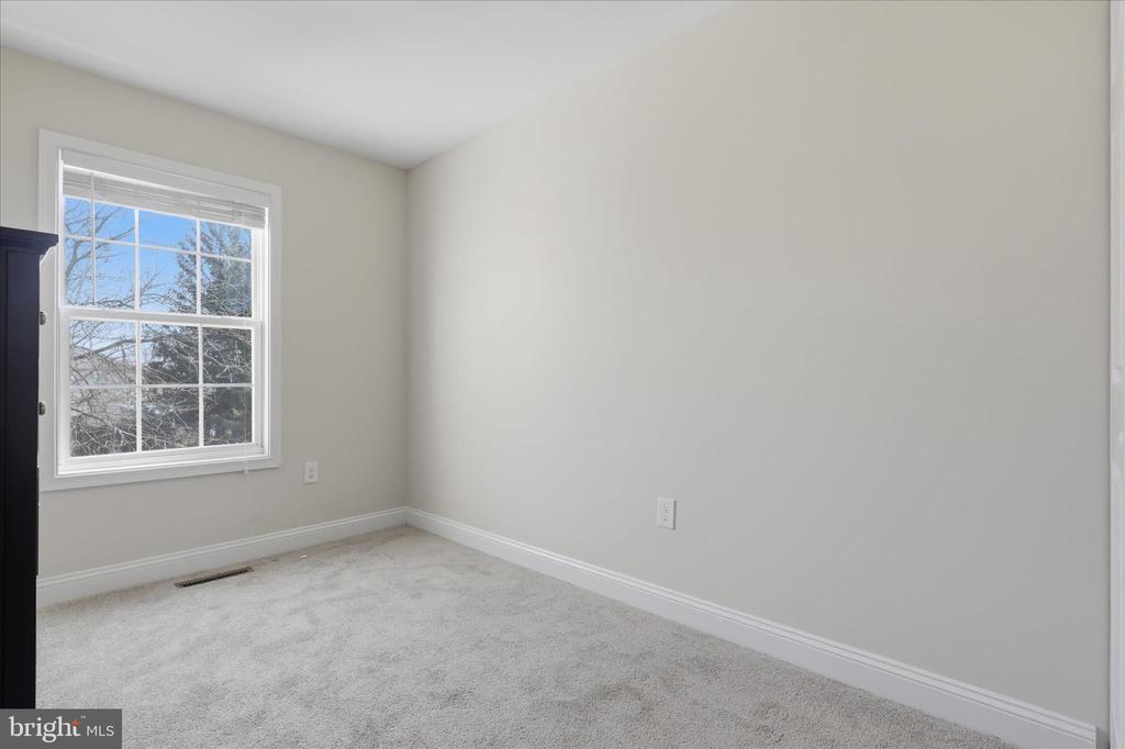534 LANCASTER PLACE 534