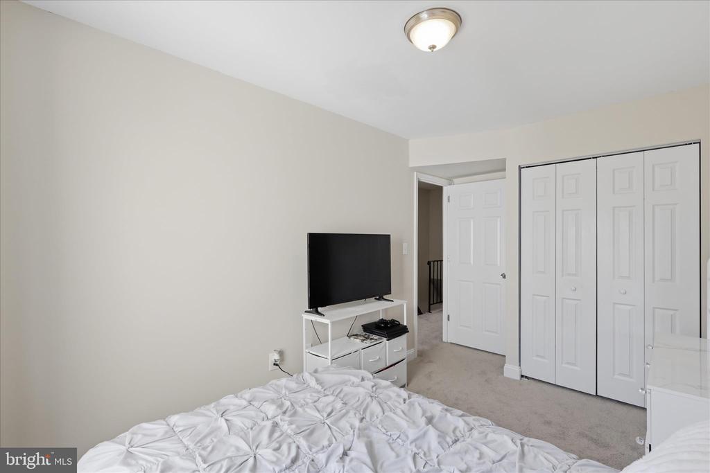 534 LANCASTER PLACE 534