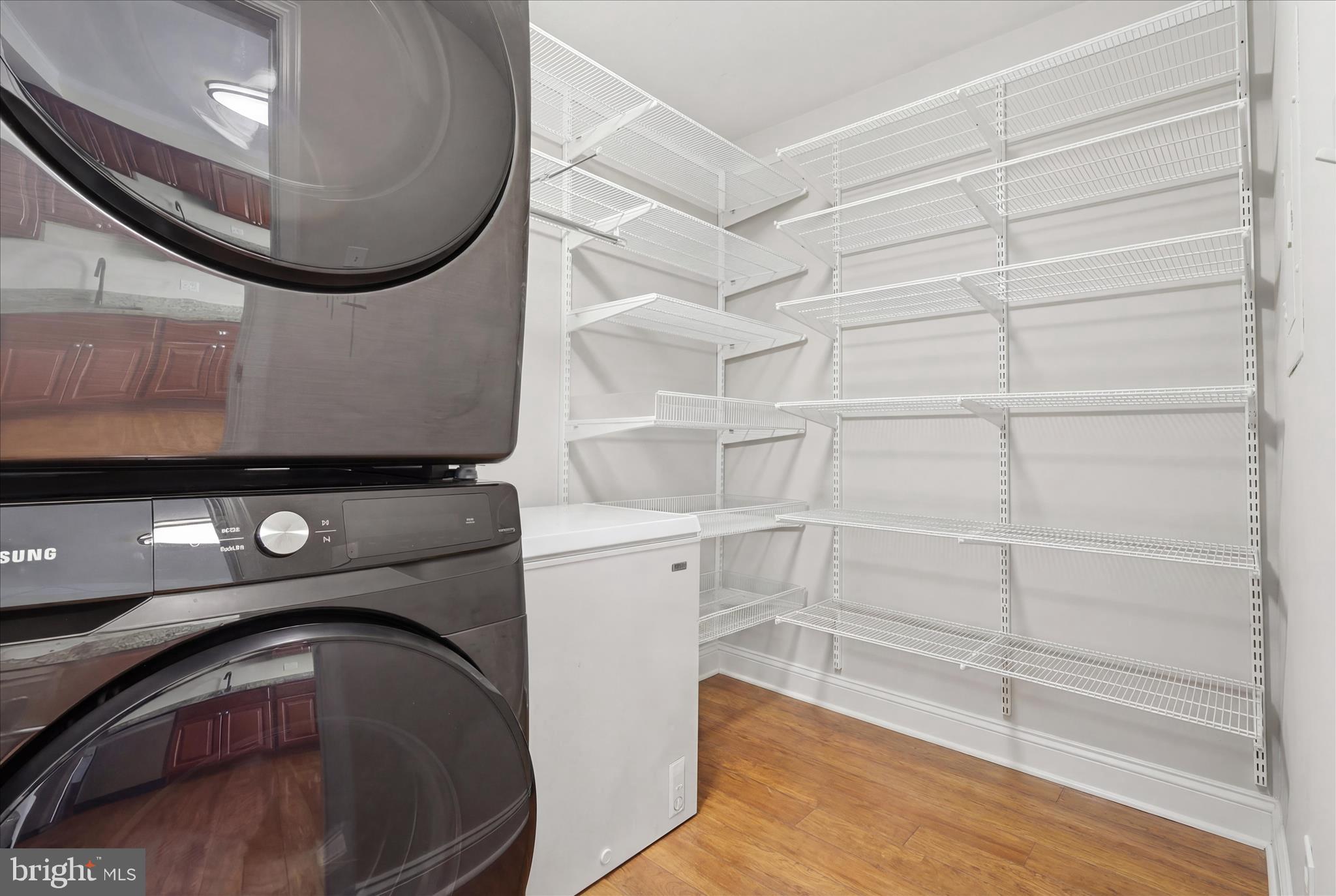 534 LANCASTER PLACE 534