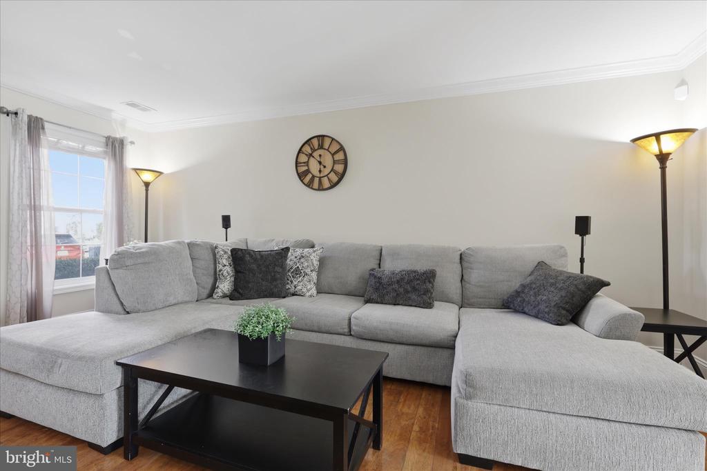 534 LANCASTER PLACE 534