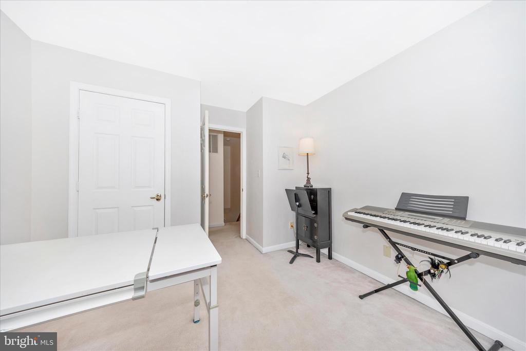 5319 SAINT MAWES COURT