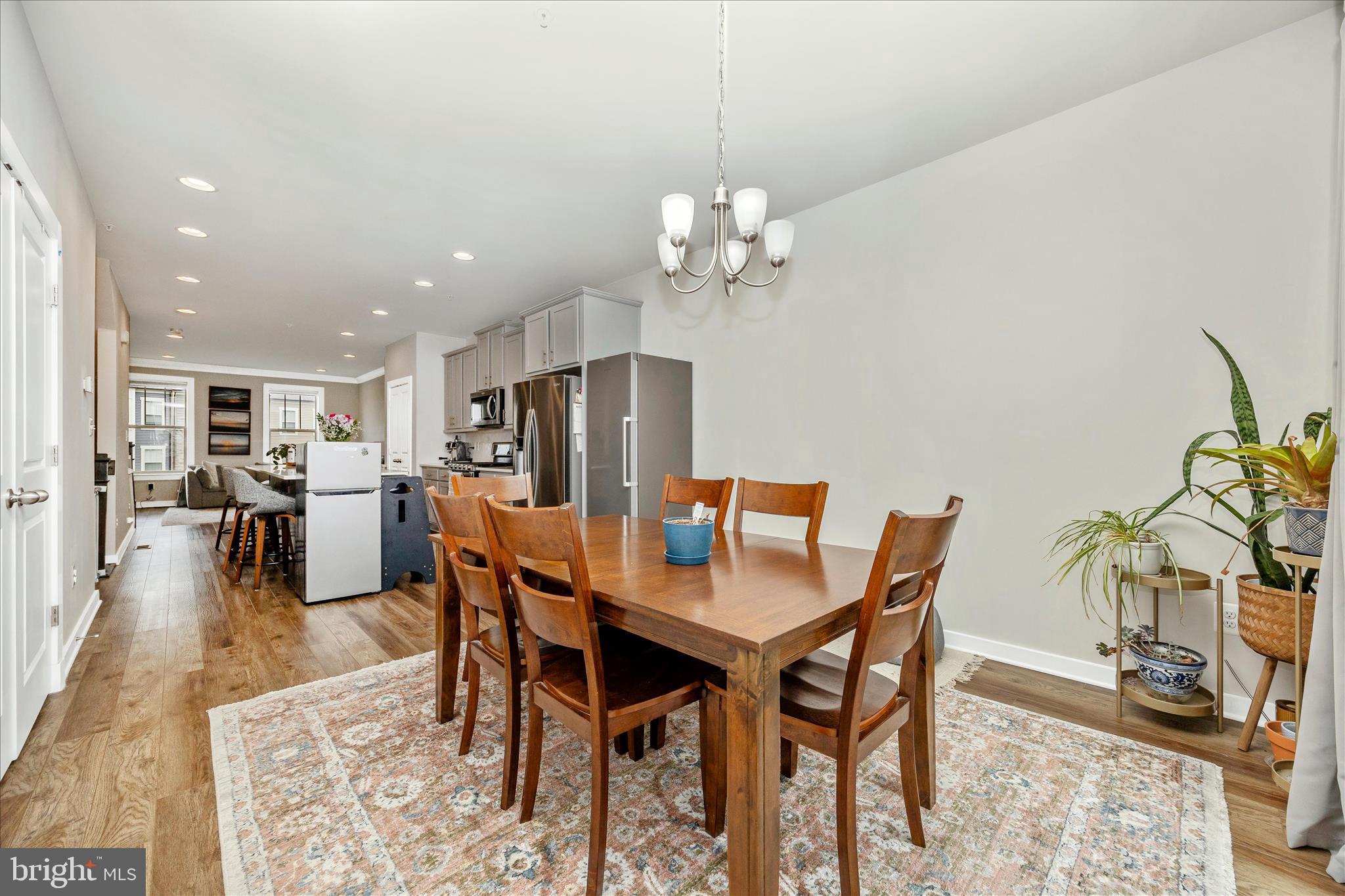 9018 SHADY PINES DRIVE
