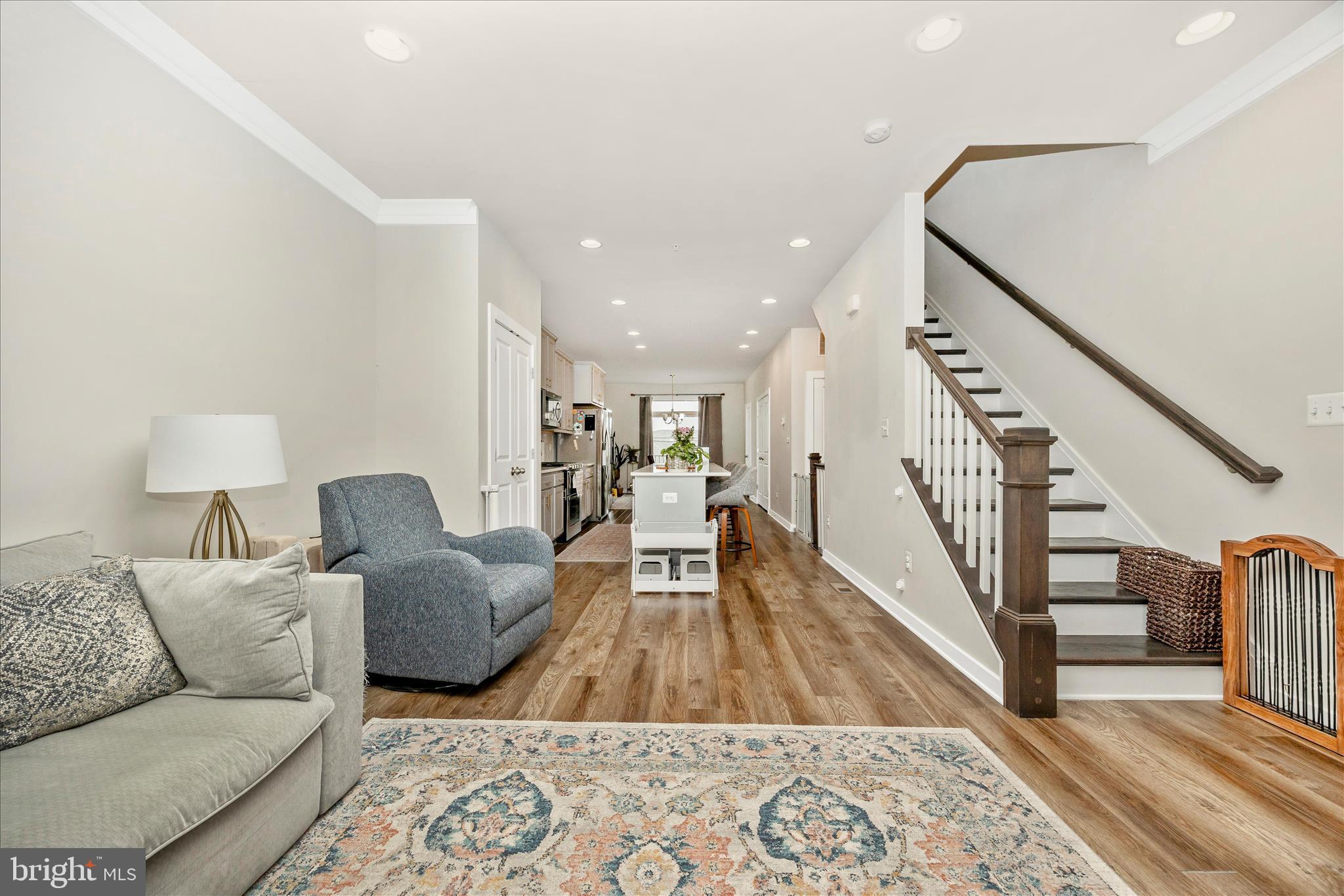 9018 SHADY PINES DRIVE