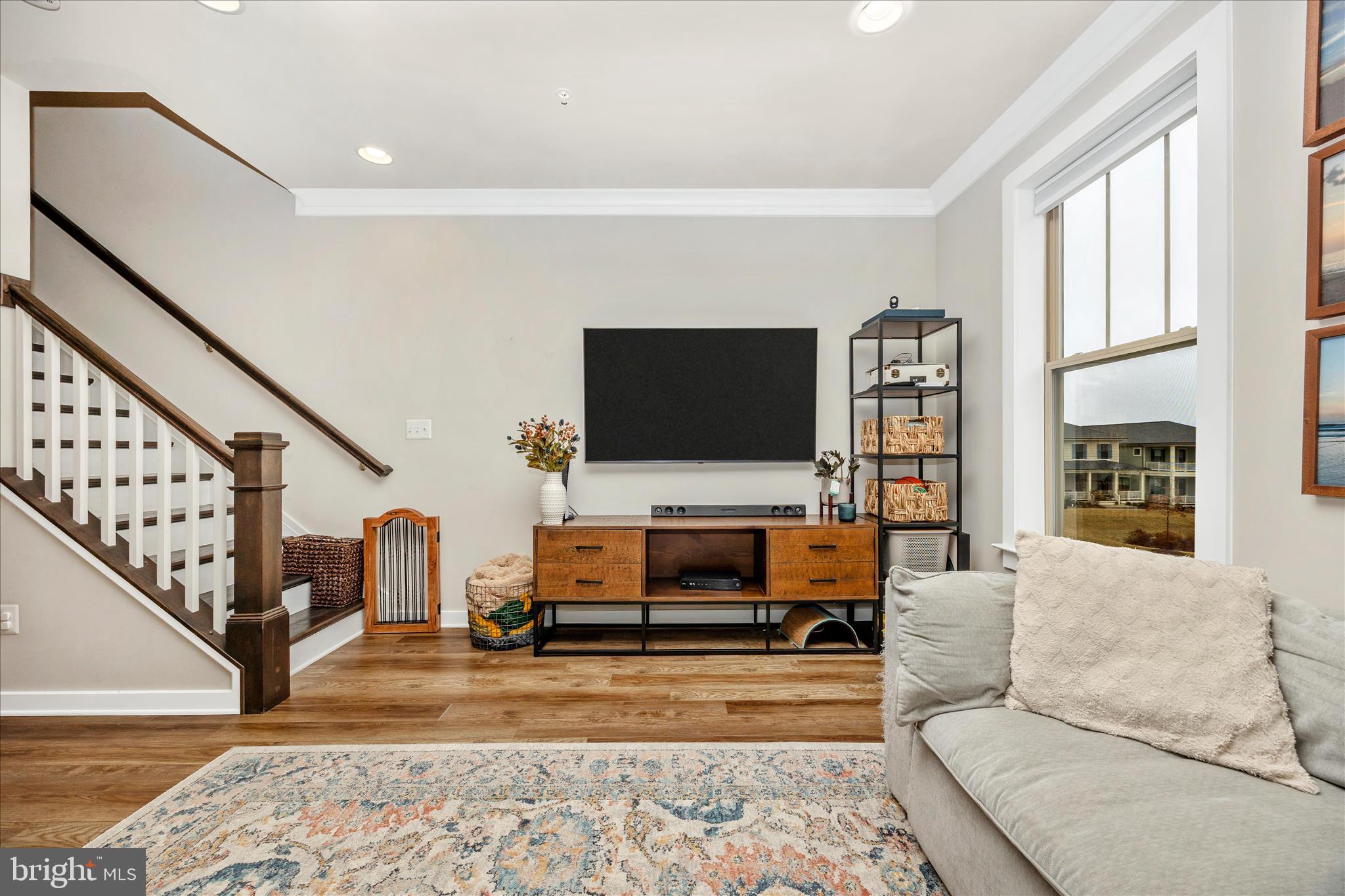 9018 SHADY PINES DRIVE