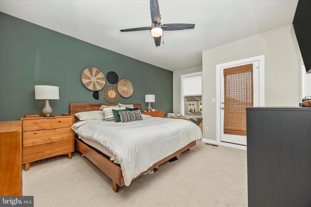 9018 SHADY PINES DRIVE