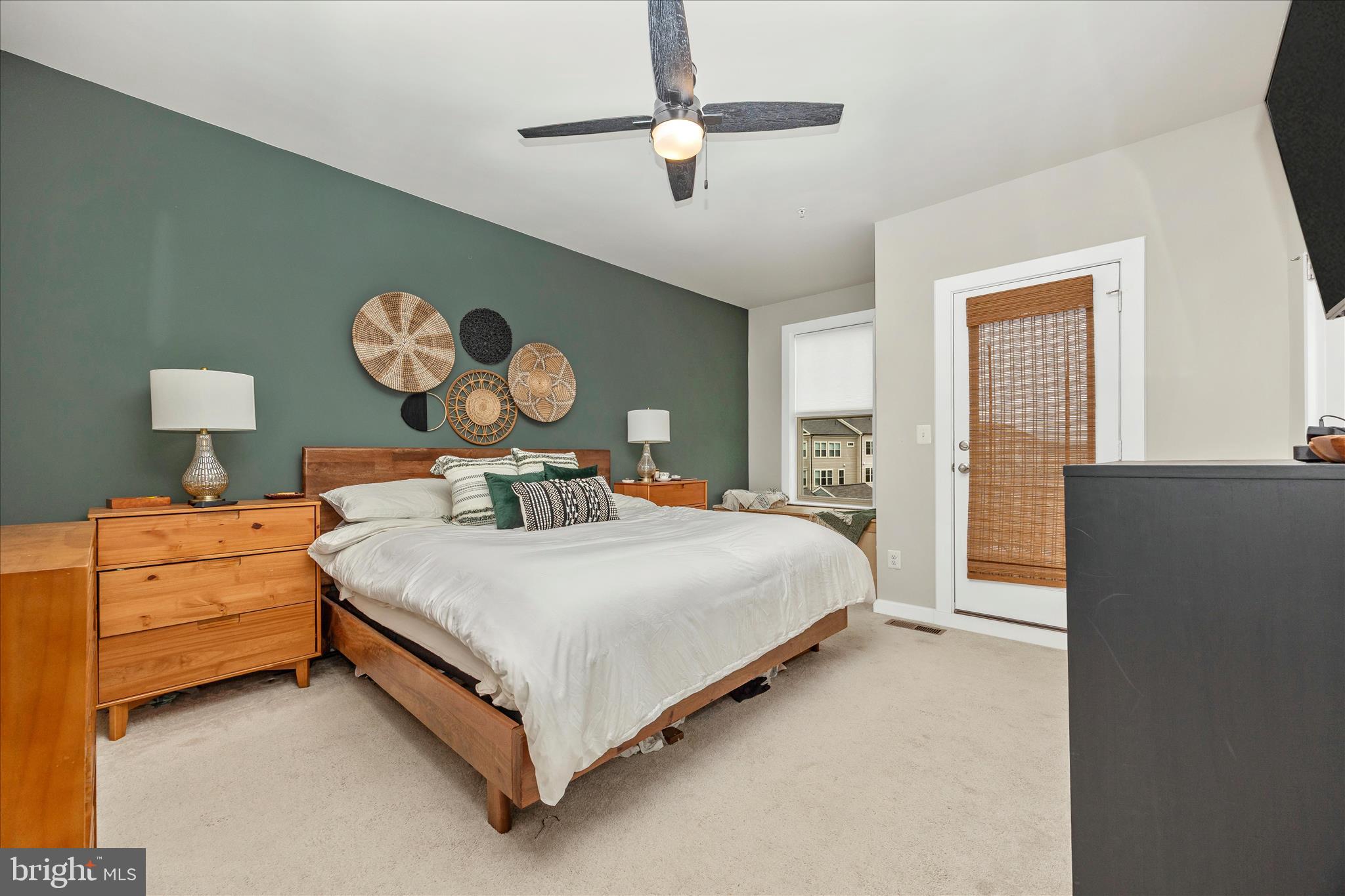 9018 SHADY PINES DRIVE