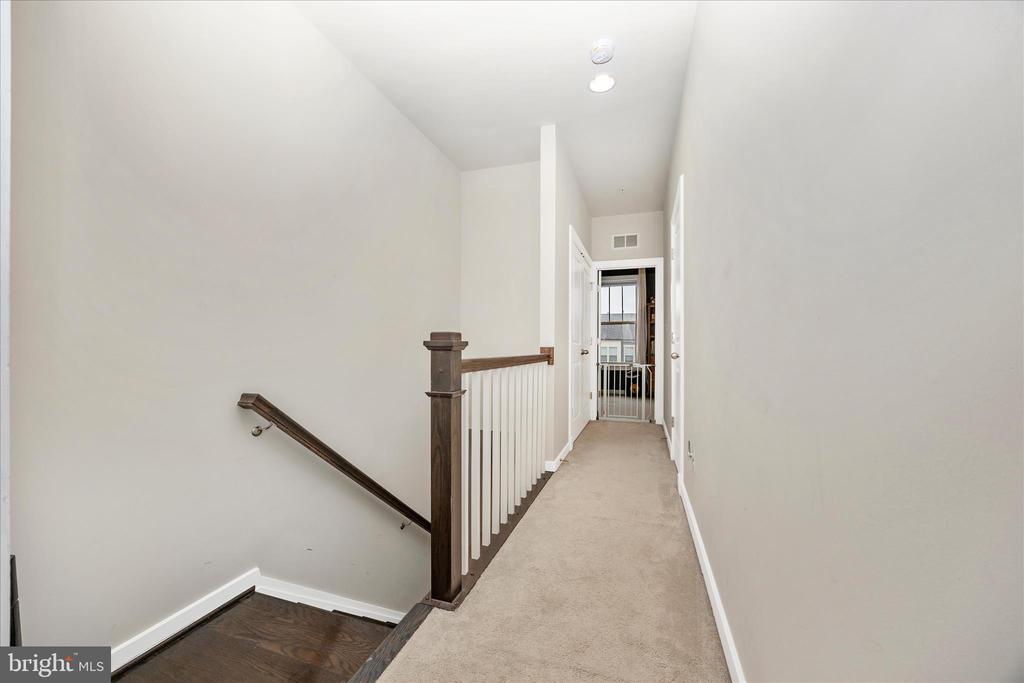 9018 SHADY PINES DRIVE