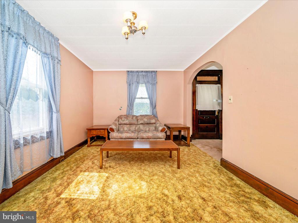 7 W B STREET