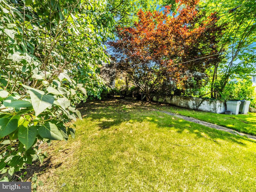 7 W B STREET